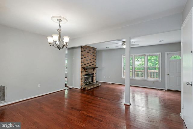 4749 GAINSBOROUGH DR, Fairfax, VA 22032