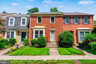 4749 GAINSBOROUGH DR, Fairfax, VA 22032