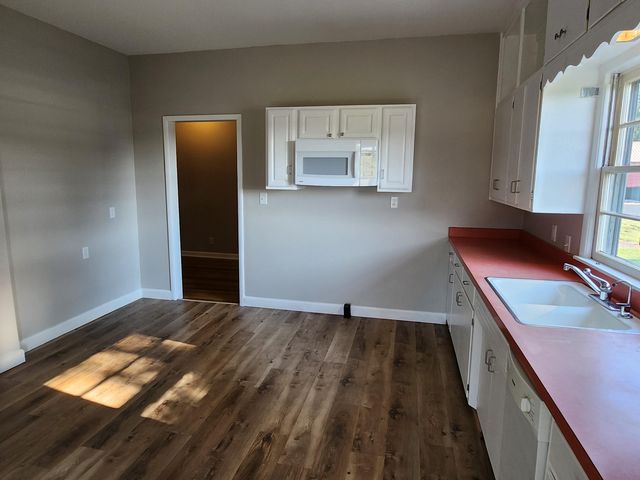 20636 Lawrence 2180, Aurora, MO 65605