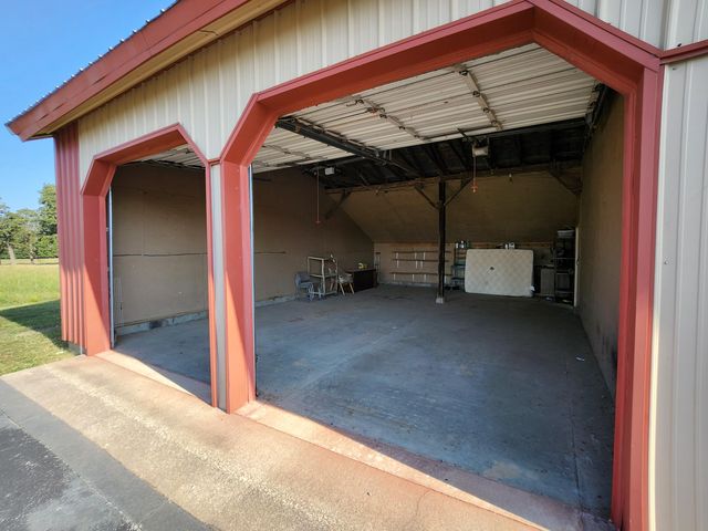 20636 Lawrence 2180, Aurora, MO 65605