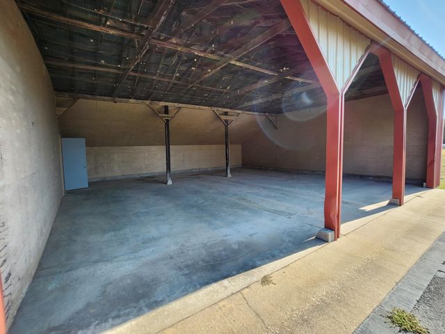 20636 Lawrence 2180, Aurora, MO 65605