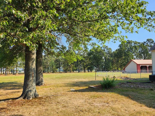 20636 Lawrence 2180, Aurora, MO 65605