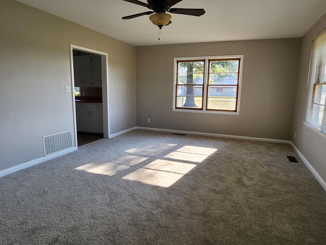 20636 Lawrence 2180, Aurora, MO 65605