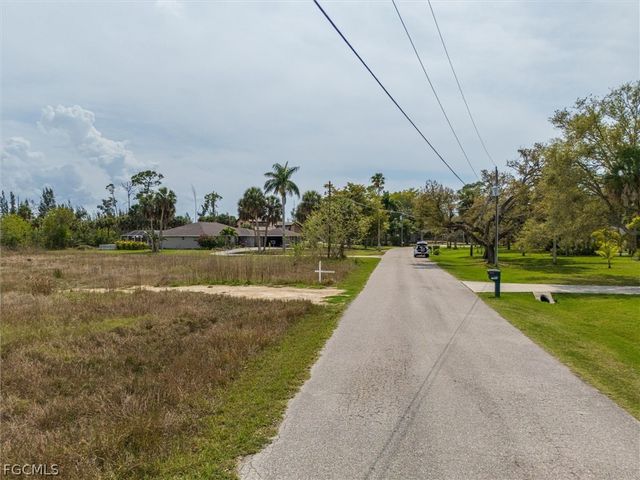 7324 Lake DR, Fort Myers, FL 33908