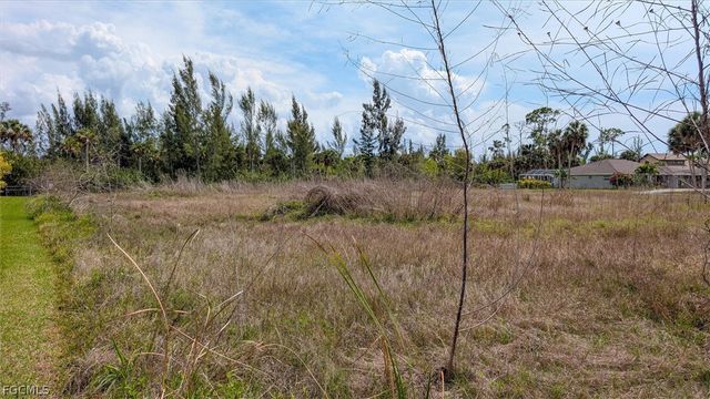 7324 Lake DR, Fort Myers, FL 33908