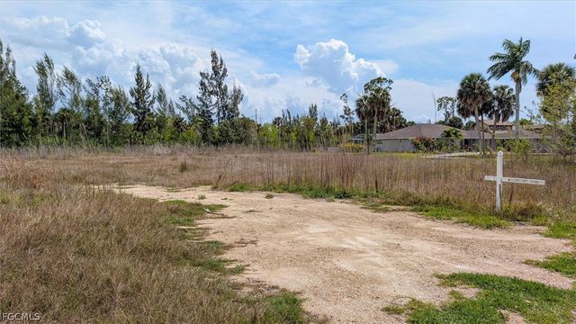 7324 Lake DR, Fort Myers, FL 33908