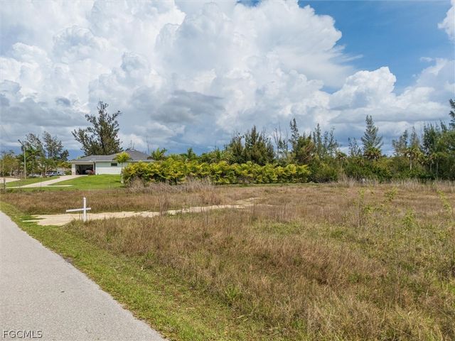 7324 Lake DR, Fort Myers, FL 33908