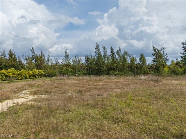 7324 Lake DR, Fort Myers, FL 33908