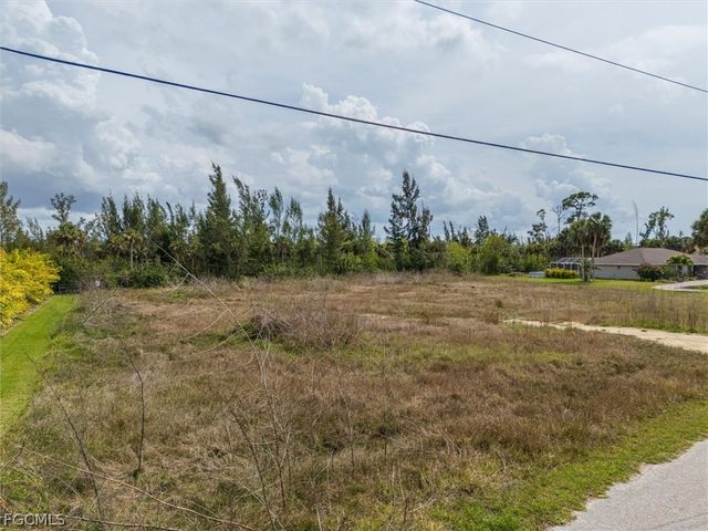 7324 Lake DR, Fort Myers, FL 33908