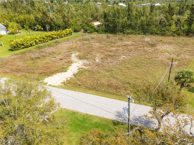 7324 Lake DR, Fort Myers, FL 33908