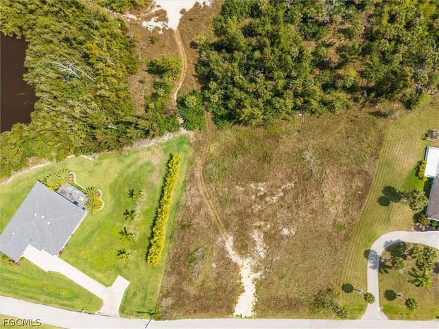 7324 Lake DR, Fort Myers, FL 33908