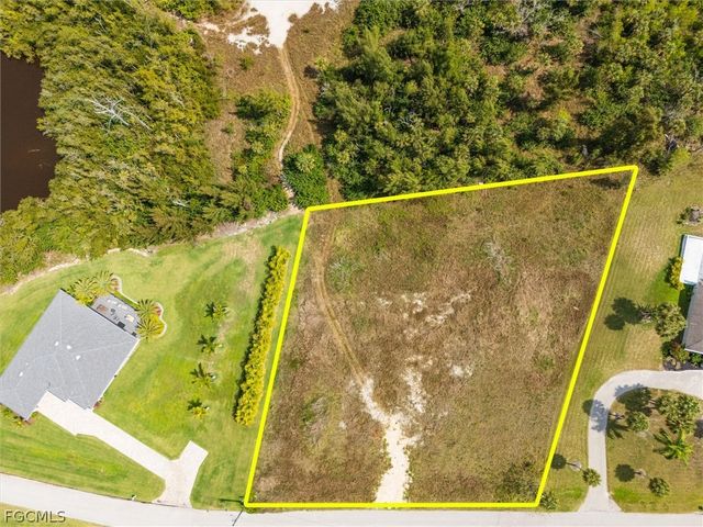 7324 Lake DR, Fort Myers, FL 33908