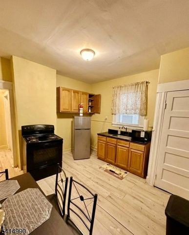 156 S 12Th St, Newark City, NJ 07107