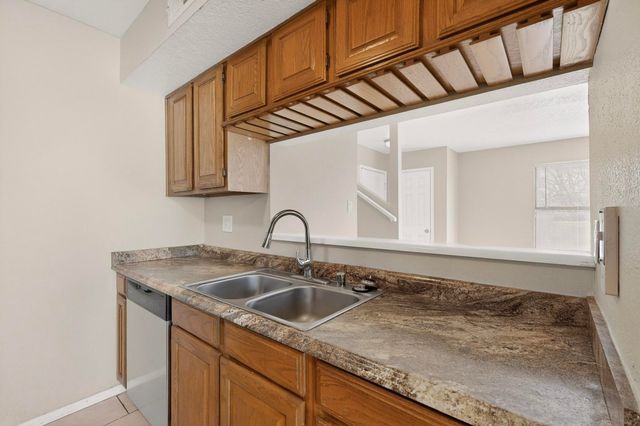 6921 White Pine Place NE, Albuquerque, NM 87109