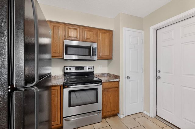 6921 White Pine Place NE, Albuquerque, NM 87109