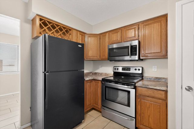 6921 White Pine Place NE, Albuquerque, NM 87109