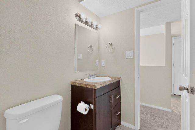 6921 White Pine Place NE, Albuquerque, NM 87109