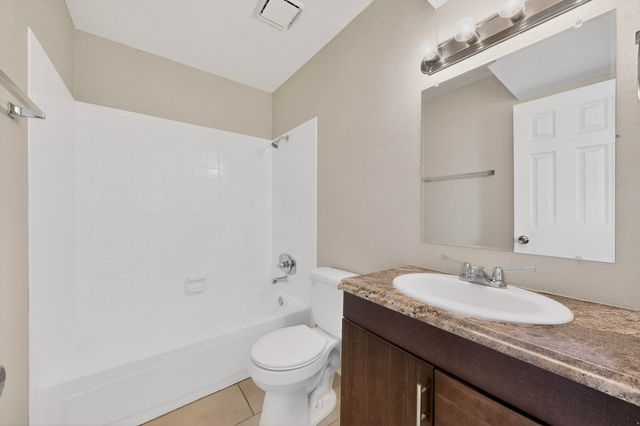 6921 White Pine Place NE, Albuquerque, NM 87109