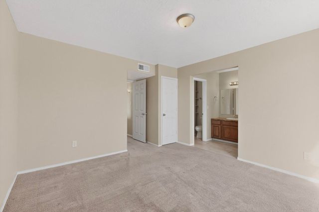 6921 White Pine Place NE, Albuquerque, NM 87109