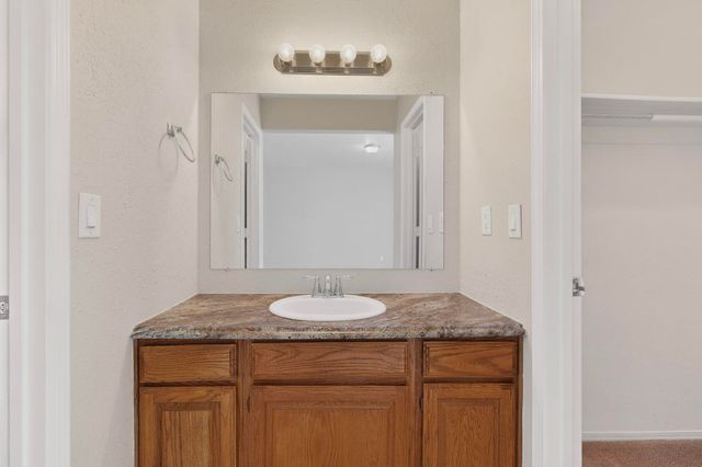 6921 White Pine Place NE, Albuquerque, NM 87109