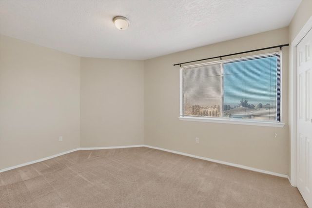 6921 White Pine Place NE, Albuquerque, NM 87109