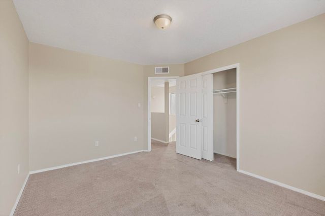 6921 White Pine Place NE, Albuquerque, NM 87109