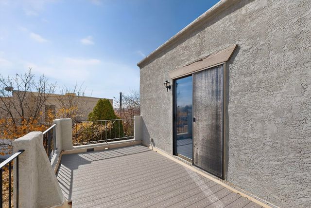 6921 White Pine Place NE, Albuquerque, NM 87109