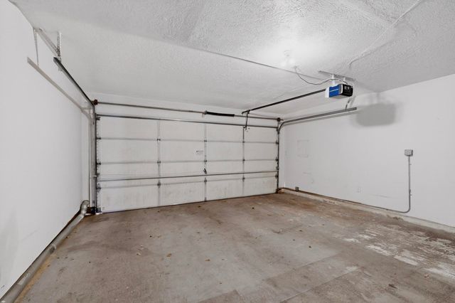 6921 White Pine Place NE, Albuquerque, NM 87109