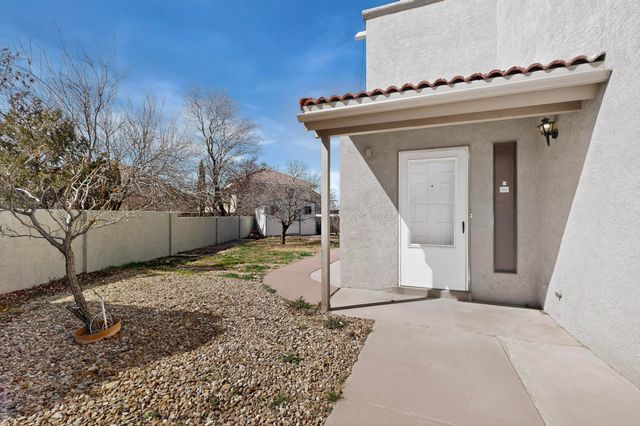 6921 White Pine Place NE, Albuquerque, NM 87109