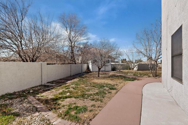 6921 White Pine Place NE, Albuquerque, NM 87109
