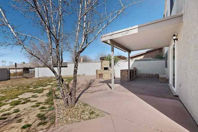 6921 White Pine Place NE, Albuquerque, NM 87109