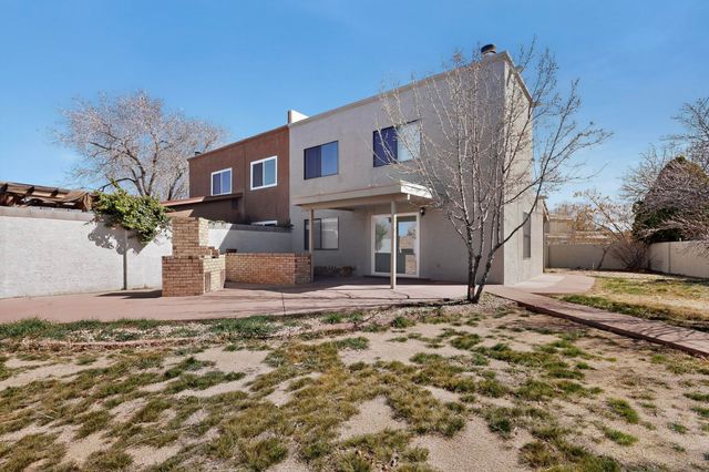 6921 White Pine Place NE, Albuquerque, NM 87109