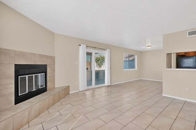 6921 White Pine Place NE, Albuquerque, NM 87109