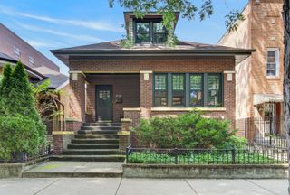 4940 N Whipple Street, Chicago, IL 60625