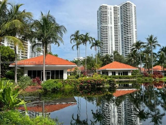 3530 Mystic Pointe Dr 1412, Aventura, FL 33180
