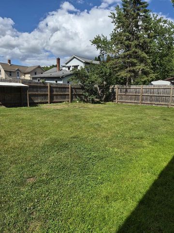 425 5th Street, Reedsburg, WI 53959