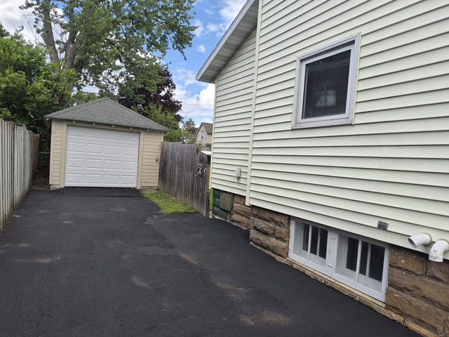 425 5th Street, Reedsburg, WI 53959