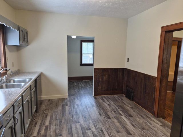 425 5th Street, Reedsburg, WI 53959