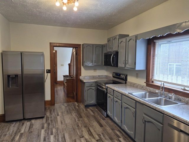 425 5th Street, Reedsburg, WI 53959