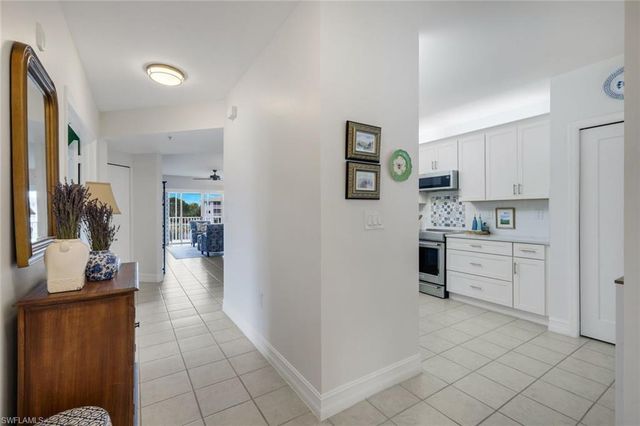 7822 Great Heron WAY 201, Naples, FL 34104