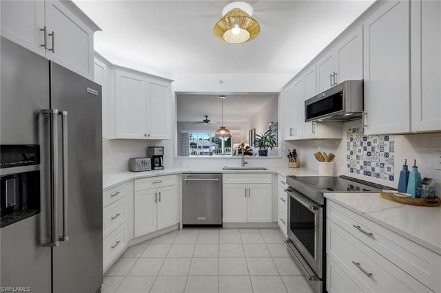 7822 Great Heron WAY 201, Naples, FL 34104