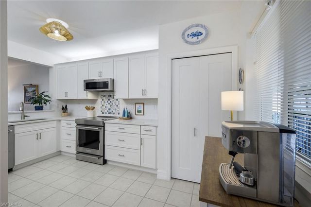 7822 Great Heron WAY 201, Naples, FL 34104