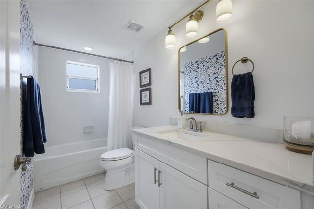 7822 Great Heron WAY 201, Naples, FL 34104