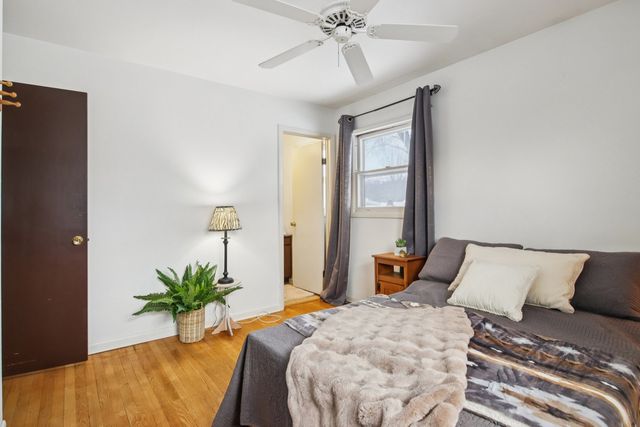 2502 E Chestnut Drive, Wonder Lake, IL 60097