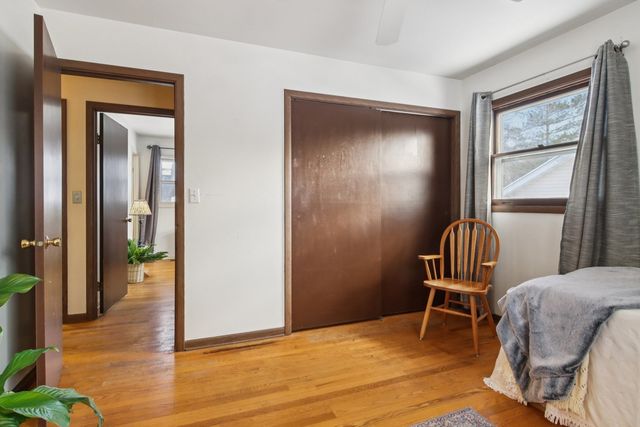 2502 E Chestnut Drive, Wonder Lake, IL 60097