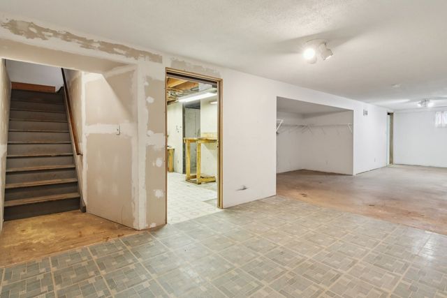 2502 E Chestnut Drive, Wonder Lake, IL 60097