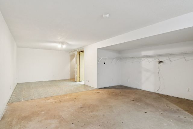 2502 E Chestnut Drive, Wonder Lake, IL 60097