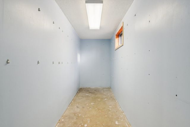 2502 E Chestnut Drive, Wonder Lake, IL 60097