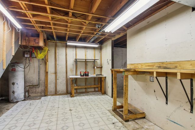 2502 E Chestnut Drive, Wonder Lake, IL 60097