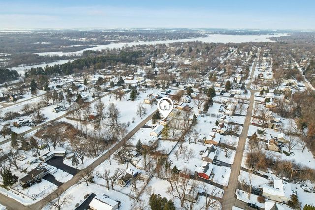 2502 E Chestnut Drive, Wonder Lake, IL 60097